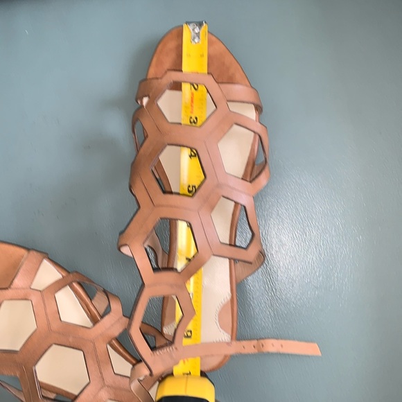 Max Studio Beige Sandals - Picture 3 of 11